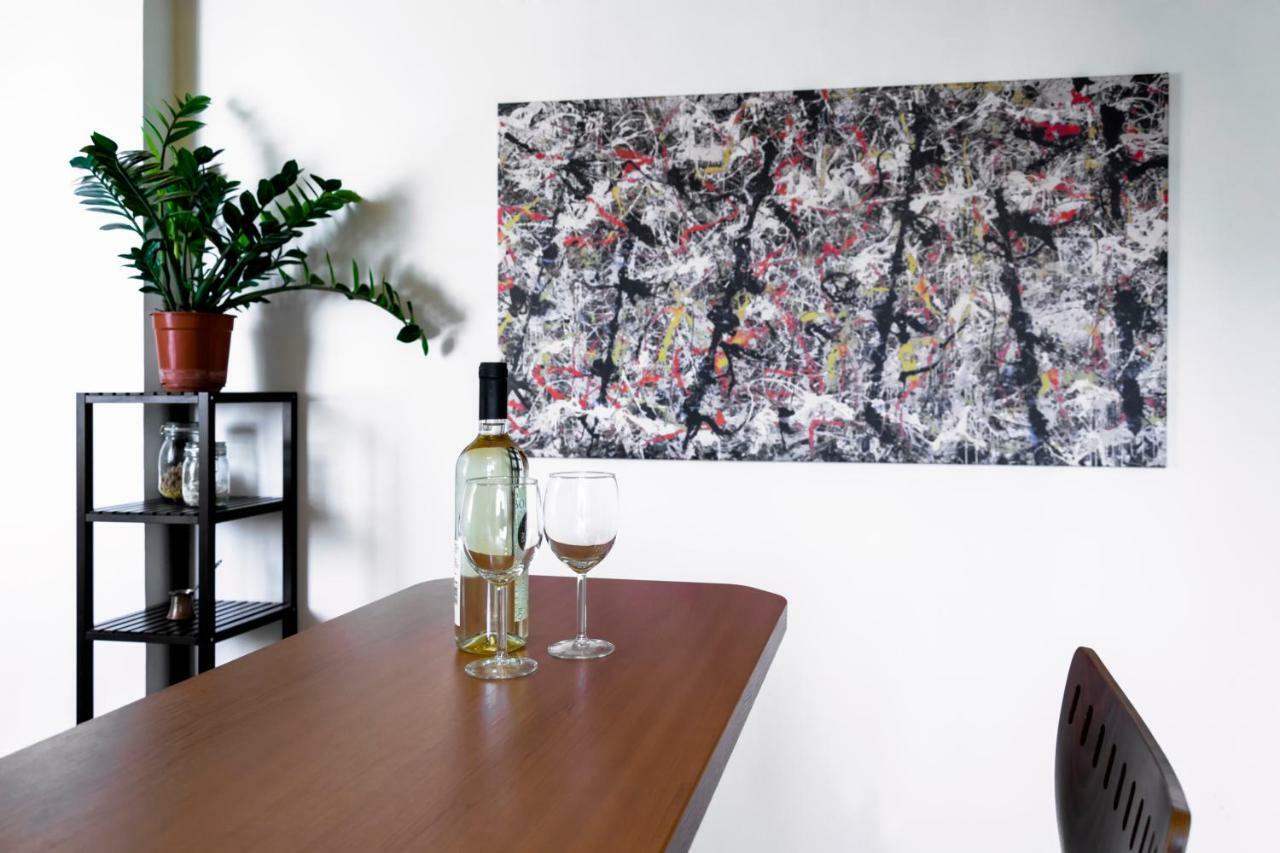 Pollock Apartment In Old Town Bratislava Exterior foto